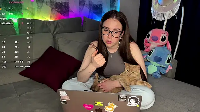 OhNicolle online show from November 16, 2025, 8:58 pm