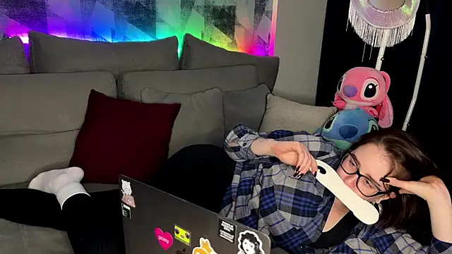 OhNicolle online show from November 20, 2025, 12:00 am