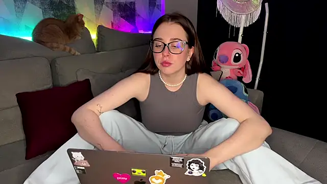 OhNicolle online show from November 20, 2025, 9:47 pm