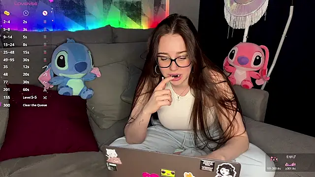 OhNicolle online show from November 23, 2025, 9:47 pm