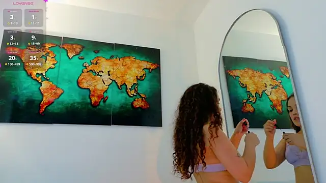 R3d Moonss   online show from February 15, 2026, 6:26 pm