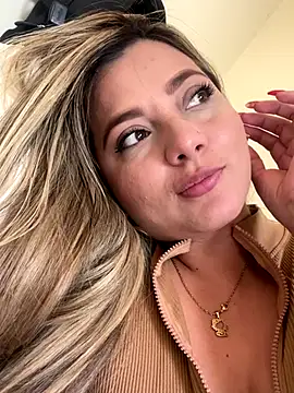 BunnyFoxxxy online show from December 13, 2025, 9:20 pm