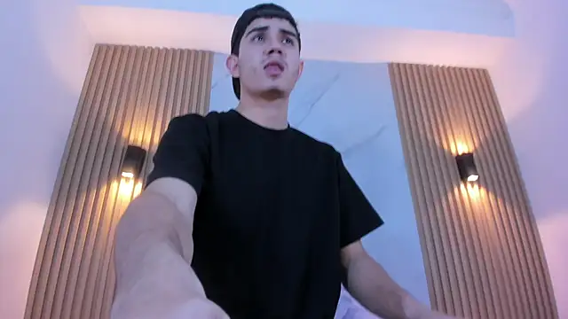 alejo gray online show from October 29, 2025, 3:53 am