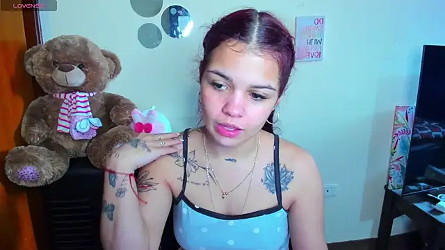 Emma boo online show from April 18, 2026, 2:43 pm