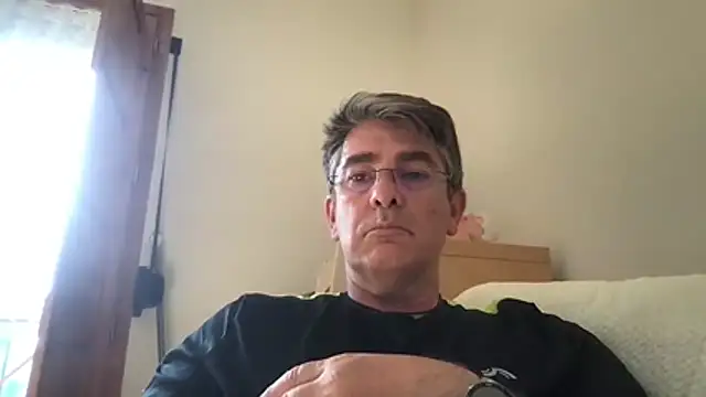 miangelpt online show from April 21, 2026, 3:39 pm