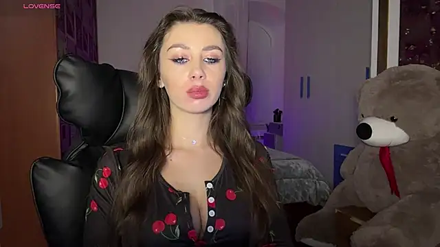 SweetCherry  N online show from November 14, 2025, 10:29 pm