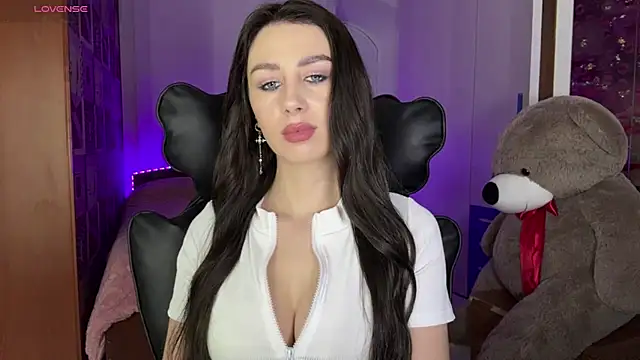 SweetCherry  N online show from April 13, 2026, 7:52 pm