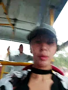 Moon And Sunn online show from December 5, 2025, 2:47 pm