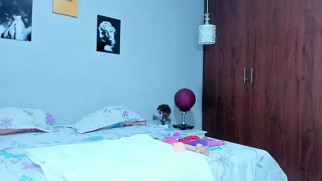 sexynova 93 online show from July 18, 2026, 7:39 pm