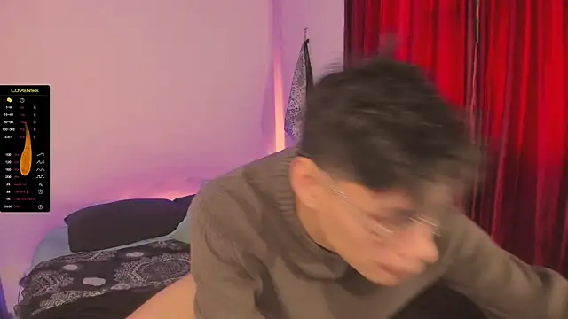 estmonnn online show from November 14, 2025, 9:24 pm