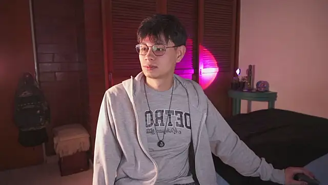 estmonnn online show from March 19, 2026, 11:53 pm