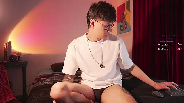 estmonnn online show from April 21, 2026, 2:51 am