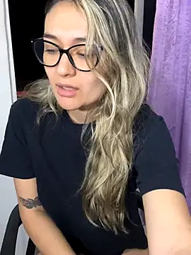 Im-Lola online show from November 7, 2025, 9:31 am