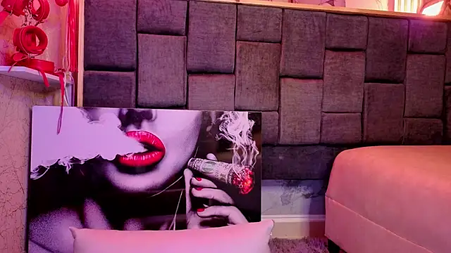 Im-Lola online show from February 19, 2026, 8:49 pm