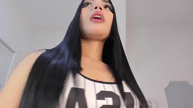 roxana scott1 online show from April 8, 2026, 3:39 am