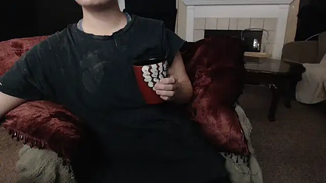 Skyl31 online show from November 3, 2025, 10:42 pm