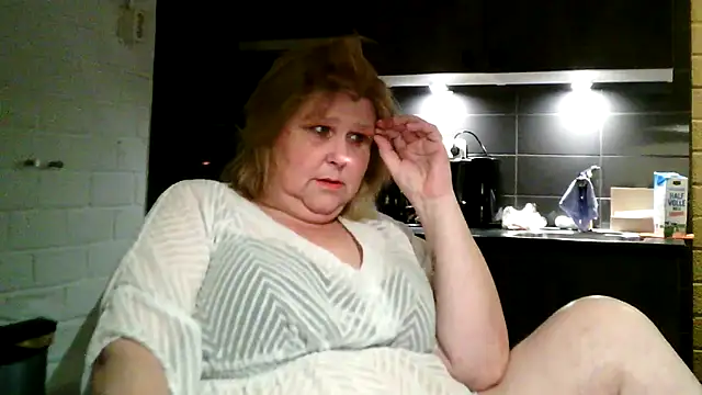 Sylviastar46 online show from March 9, 2026, 6:34 pm