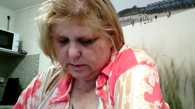 Sylviastar46 online show from March 18, 2026, 9:07 pm