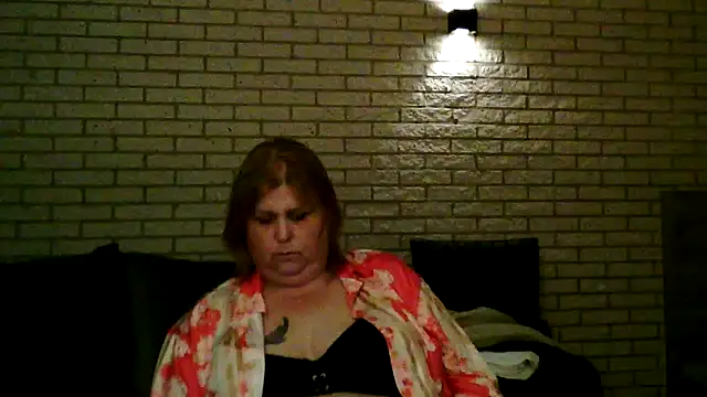 Sylviastar46 online show from April 4, 2026, 7:00 pm