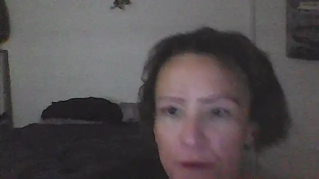 Snapshot of Karebearz1 chatting on April 23, 2026, 12:12 am Karebearz1 online show from April 23, 2026, 12:12 am