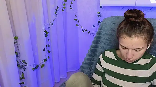 Snapshot of Ulyanix chatting on November 27, 2025, 4:58 am Ulyanix online show from November 27, 2025, 4:58 am