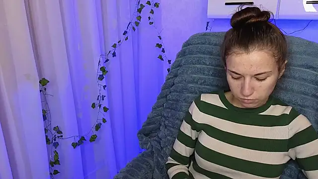 Snapshot of Ulyanix chatting on November 29, 2025, 4:48 am Ulyanix online show from November 29, 2025, 4:48 am