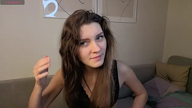 LauraYoungg online show from February 22, 2026, 9:02 pm