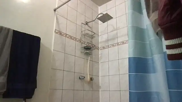 ezrah23 online show from December 16, 2025, 4:34 pm