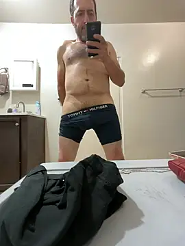 ezrah23 online show from April 28, 2026, 11:10 pm