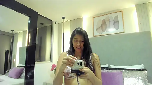 Snapshot of BrigitteVons chatting on June 6, 2026, 3:44 am BrigitteVons online show from June 6, 2026, 3:44 am