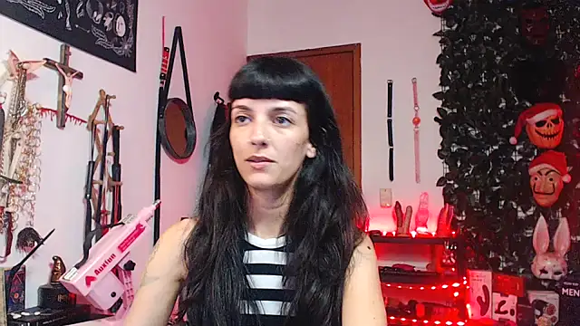 CarrieBurton online show from November 20, 2025, 4:07 pm