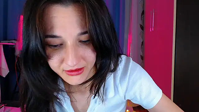 Snapshot of Dorotty_ chatting on November 3, 2025, 12:24 am Dorotty  online show from November 3, 2025, 12:24 am