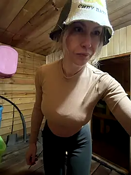 Elle Milfa online show from December 18, 2025, 1:39 pm