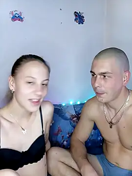 Snapshot of Laurazec chatting on November 13, 2025, 7:46 pm Laurazec online show from November 13, 2025, 7:46 pm