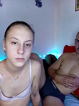 Snapshot of Laurazec chatting on November 18, 2025, 7:40 pm Laurazec online show from November 18, 2025, 7:40 pm