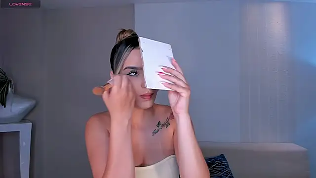 LaurentRosse1 online show from April 23, 2026, 8:11 pm