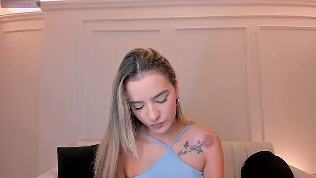 Snapshot of LaurentRosse1 chatting on May 22, 2026, 8:14 pm LaurentRosse1 online show from May 22, 2026, 8:14 pm