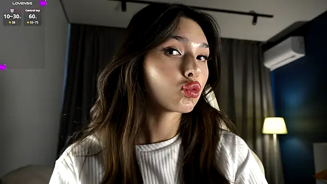 Snapshot of candylolly__ chatting on November 4, 2025, 5:50 am candylolly online show from November 4, 2025, 5:50 am