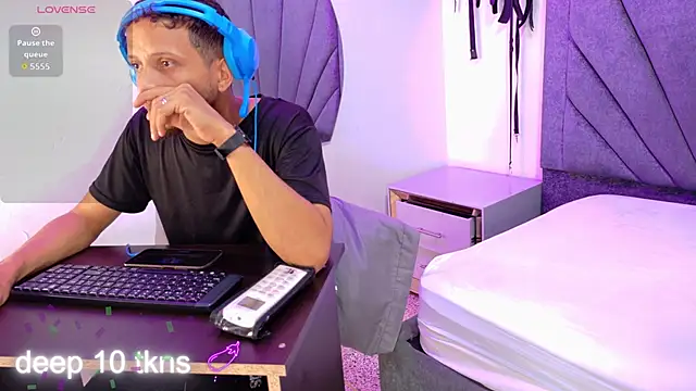 DamianandEva online show from April 21, 2026, 1:06 pm