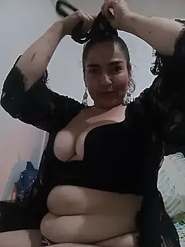 MaryRoze  online show from November 12, 2025, 11:58 pm