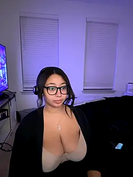 Snapshot of minha_baby chatting on November 2, 2025, 12:24 am minha baby online show from November 2, 2025, 12:24 am