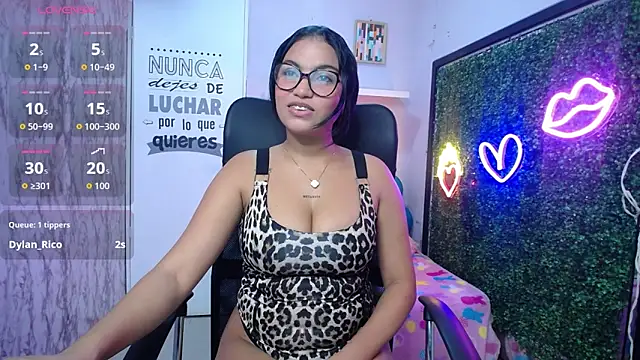Snapshot of valeria_martinez19 chatting on November 18, 2025, 2:50 am valeria martinez19 online show from November 18, 2025, 2:50 am