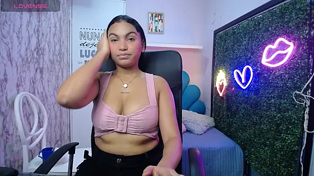 Snapshot of valeria_martinez19 chatting on November 21, 2025, 3:05 am valeria martinez19 online show from November 21, 2025, 3:05 am