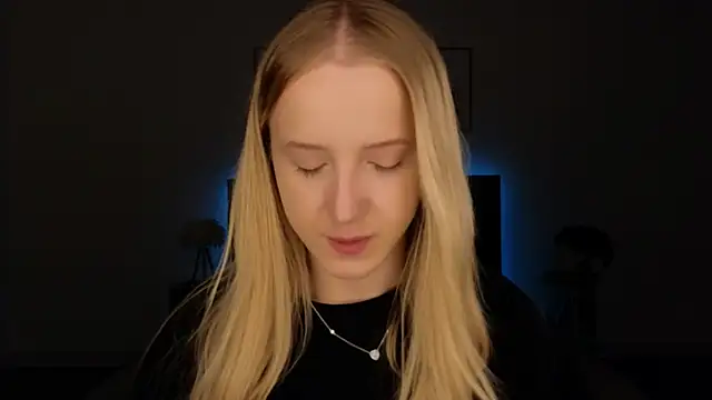 Snapshot of adele_armass chatting on May 7, 2026, 8:47 pm adele armass online show from May 7, 2026, 8:47 pm