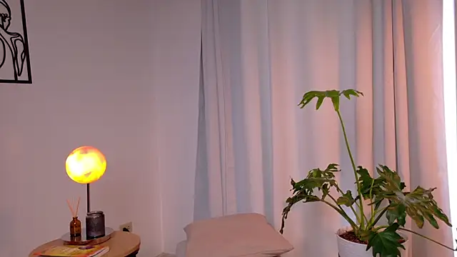SeleneNova online show from July 16, 2026, 5:19 pm