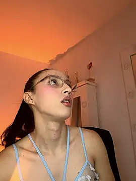 BabyLauritaa online show from January 13, 2026, 10:15 pm