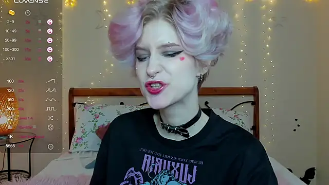 Angel Julles online show from May 3, 2026, 3:56 am