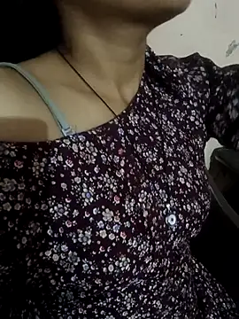 Snapshot of HOT_SANVI_25 chatting on November 3, 2025, 8:10 pm HOT SANVI 25 online show from November 3, 2025, 8:10 pm