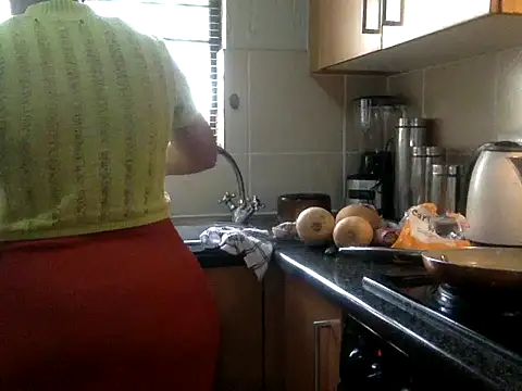 NewBeginnings8 online show from November 1, 2025, 11:23 am