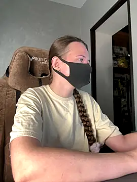 ZlatoslavaLo online show from November 19, 2025, 6:46 am